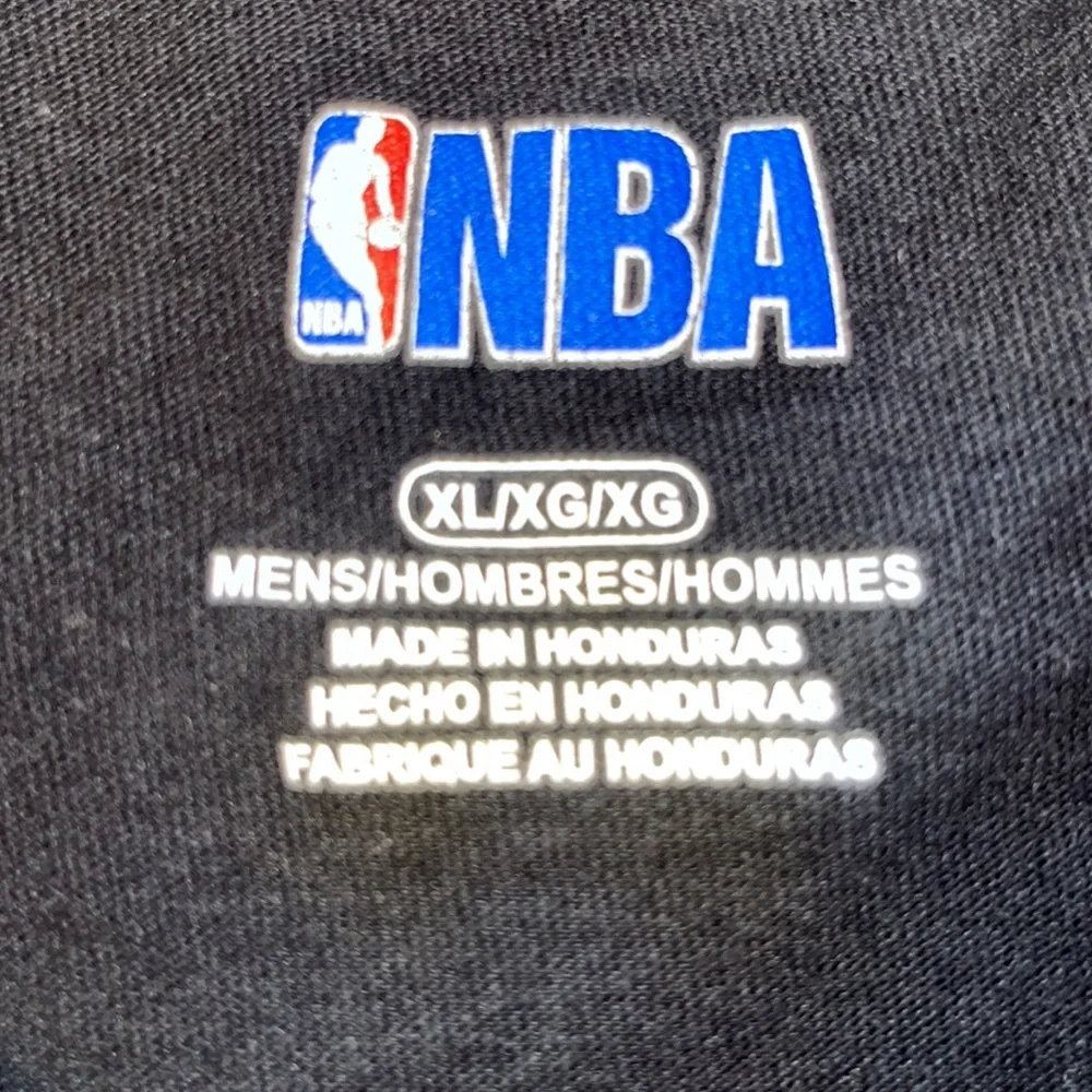 San Antonio Spurs short-sleeved T-shirt XL. Black and white. 100% cotton. - Picture 5 of 10